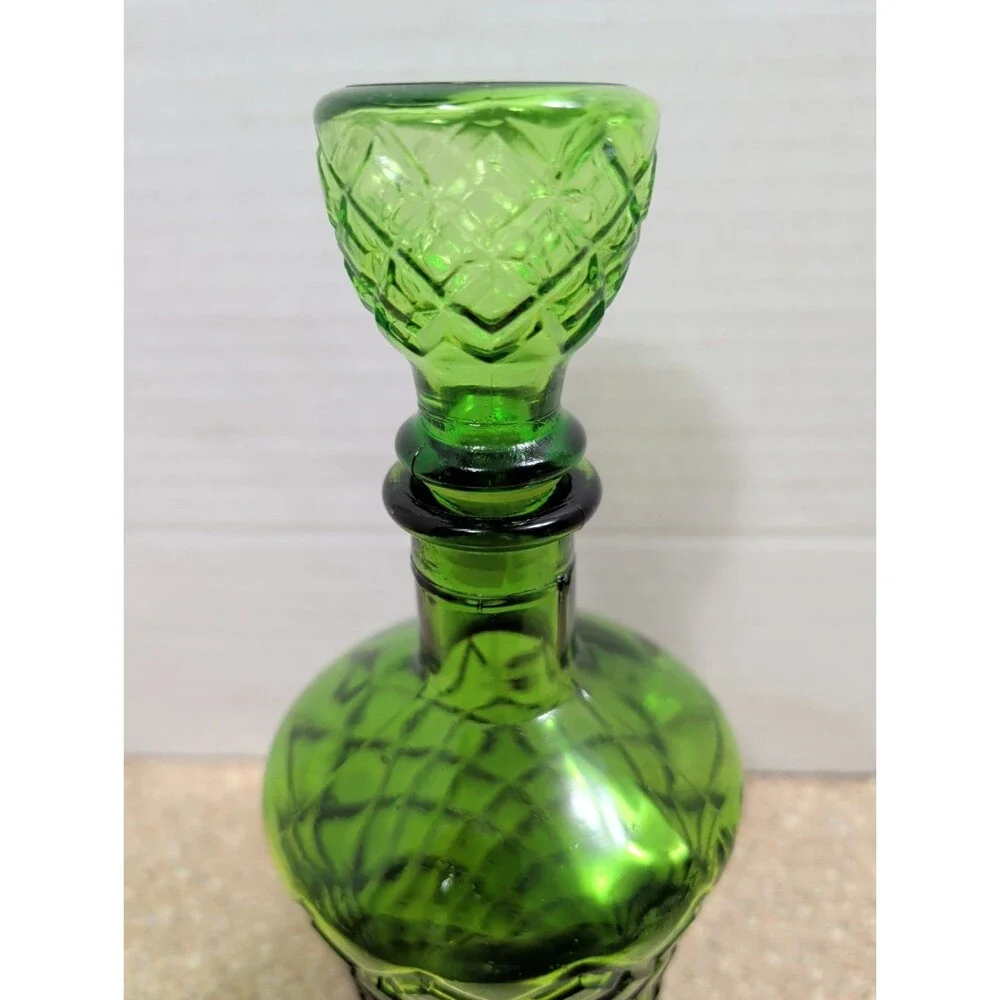 Vintage Green Glass Decanter Diamond Pattern Made in Taiwan 9